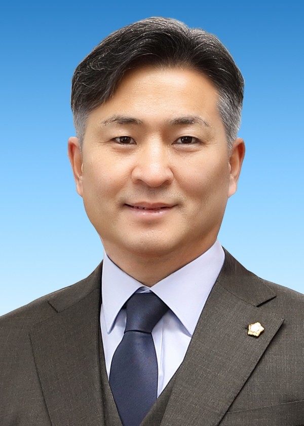 민주당 김영곤 후보