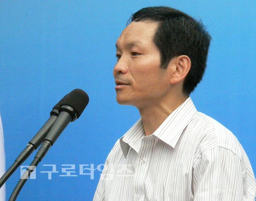 ‘구청장에 바란다’에서 발언 중인 구로시장 상인 박옥동 씨.