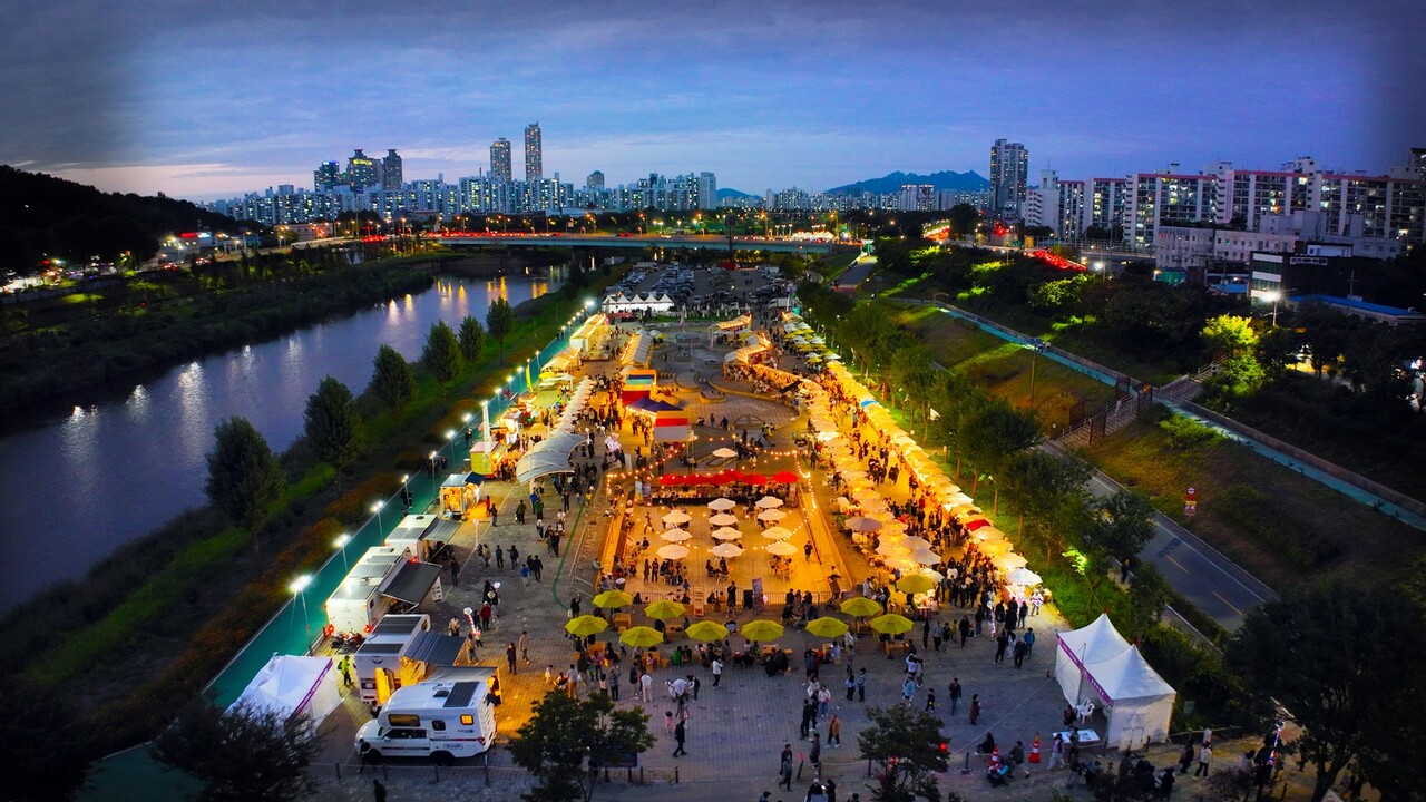 지난해 안양천에서 열린 G페스티벌. 고척교위에서 바라본 축제현장.